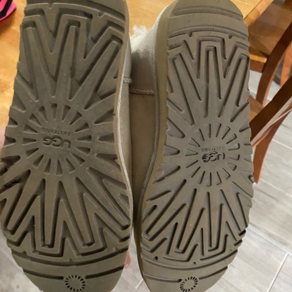 UGG Boots, Sz 7, some wear - Picture 3 of 8